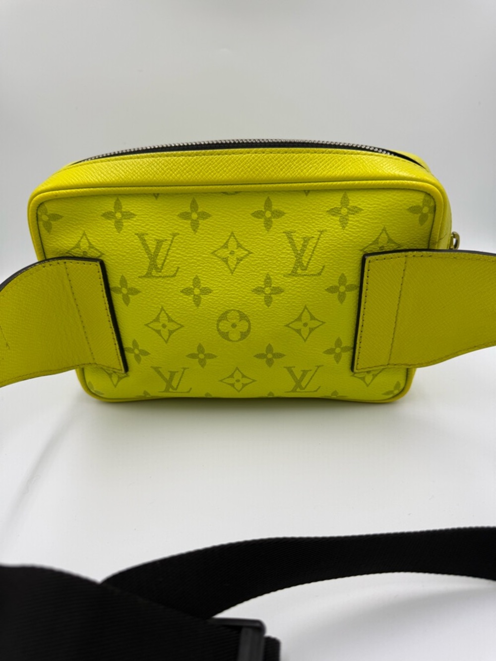 Louis Vuitton Neon Yellow Monogram Belt Bag - Picture 2 of 9
